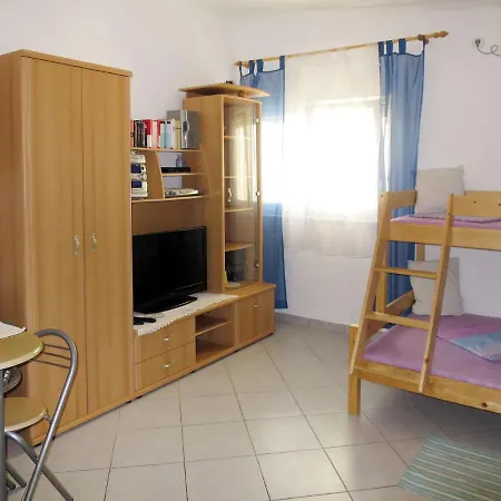 Apartment Mia - Vir136